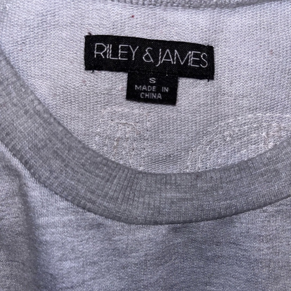 RILEY &JAMES juniors/women’s sweatshirt LOVE maroon size small - Picture 8 of 10